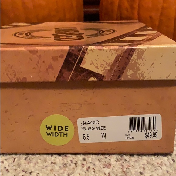 NWT Unr8ted black bootie - Picture 4 of 4